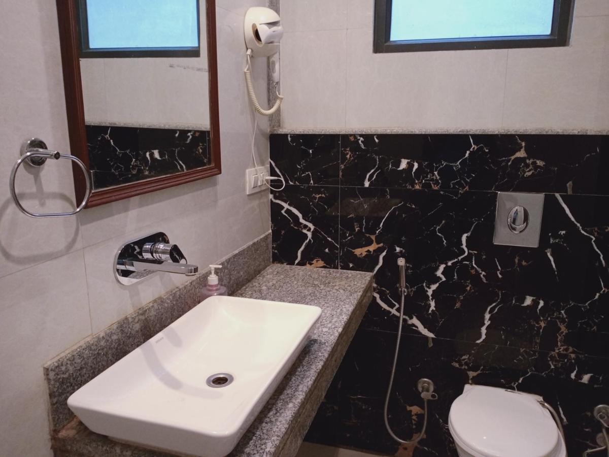 Hotel Almora Near Delhi Airport New Delhi Exterior photo